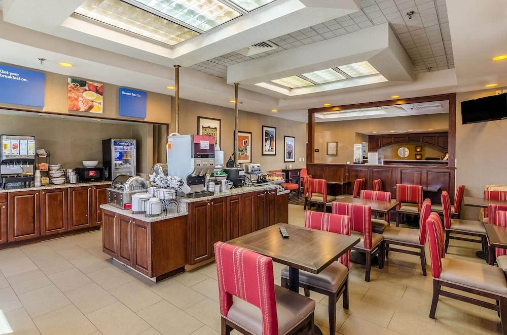 Comfort Inn Blacksburg University Area Экстерьер фото