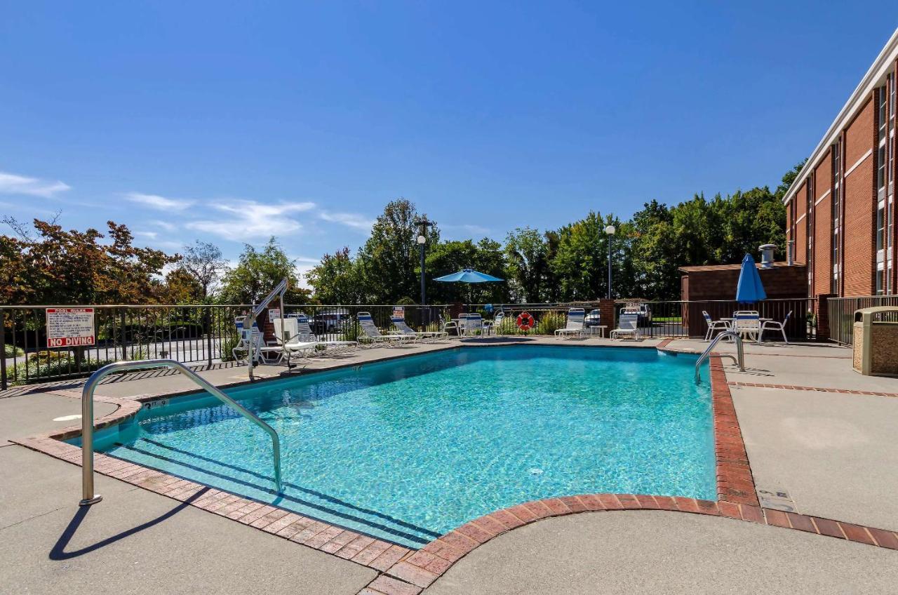 Comfort Inn Blacksburg University Area Экстерьер фото