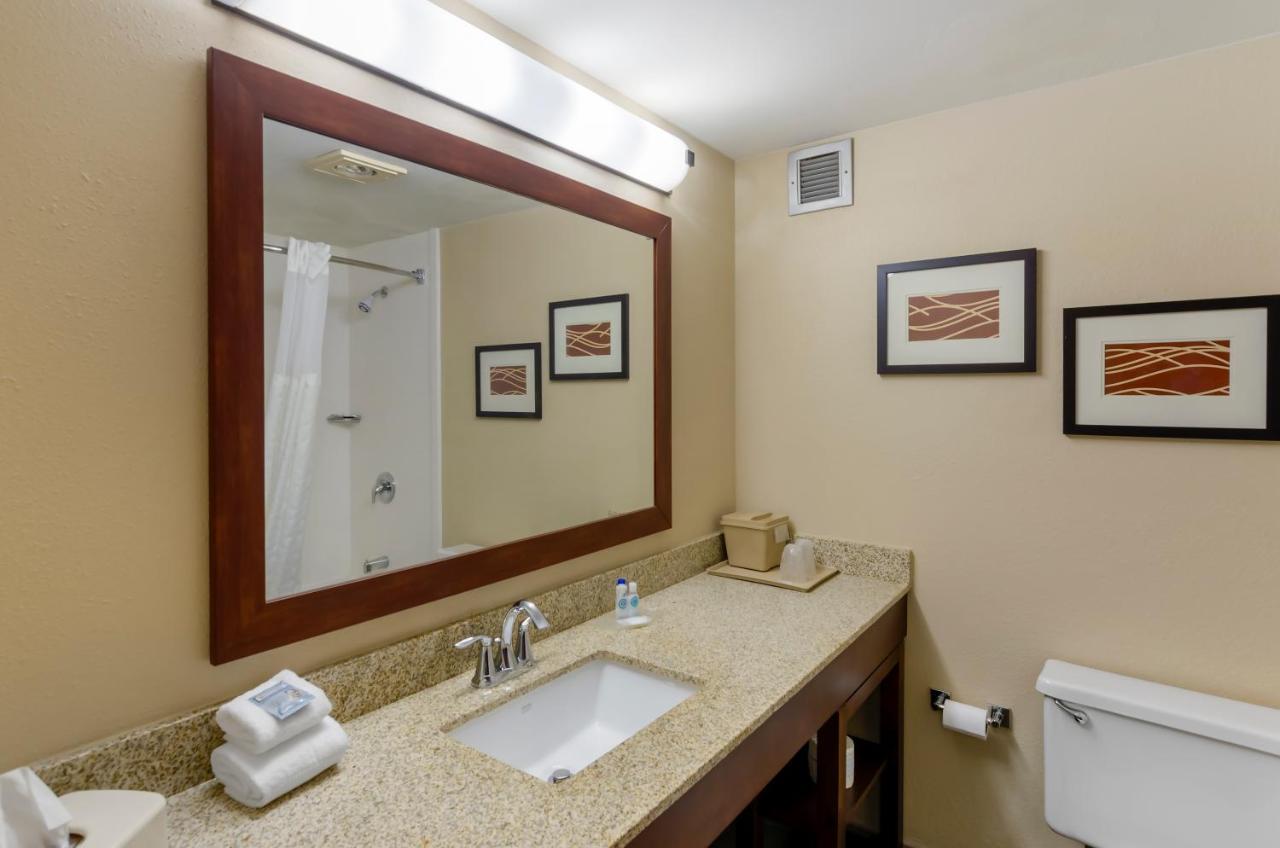 Comfort Inn Blacksburg University Area Экстерьер фото