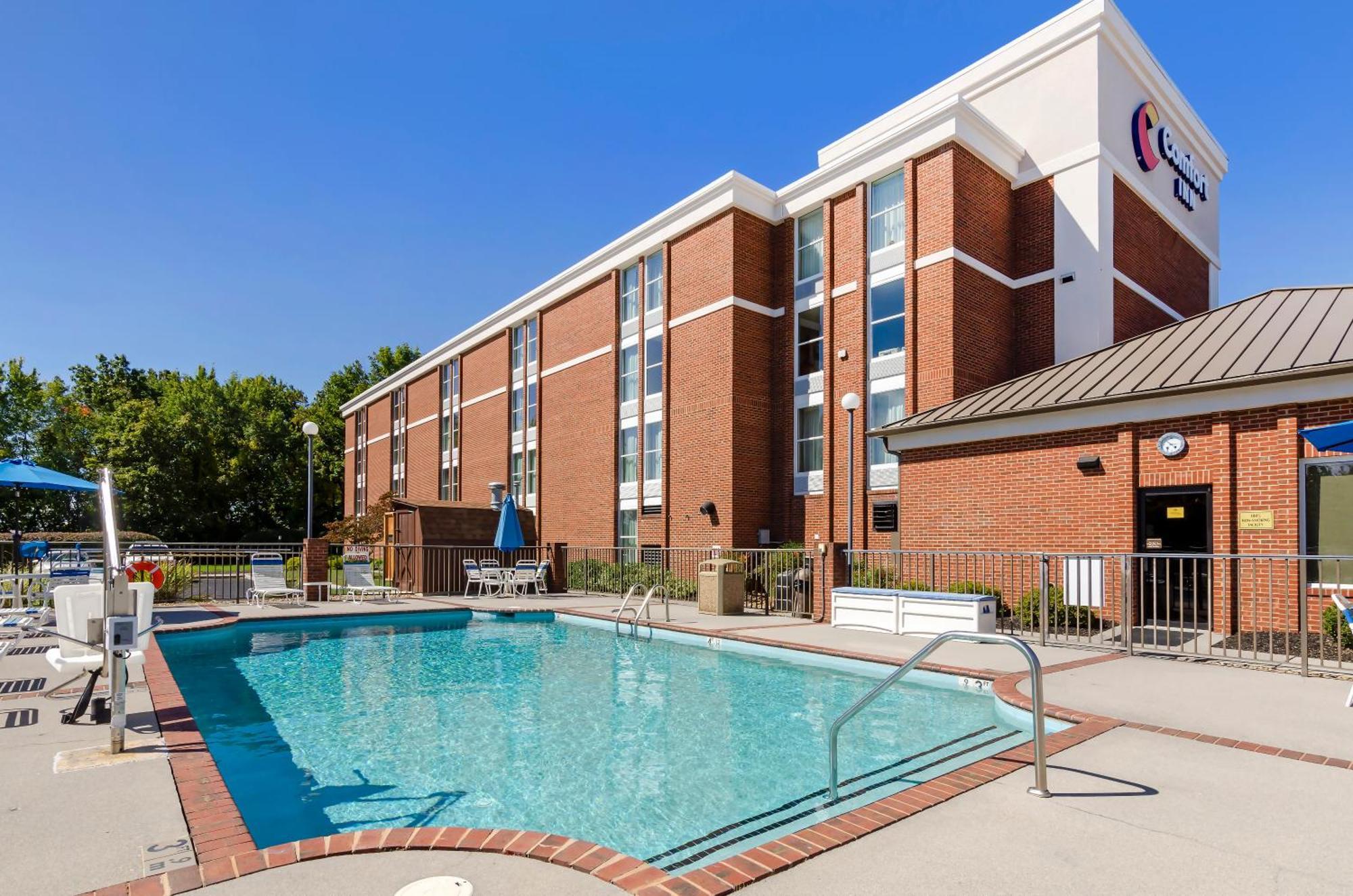 Comfort Inn Blacksburg University Area Экстерьер фото
